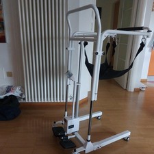 SOLLEVATORE PER ANZIANI /